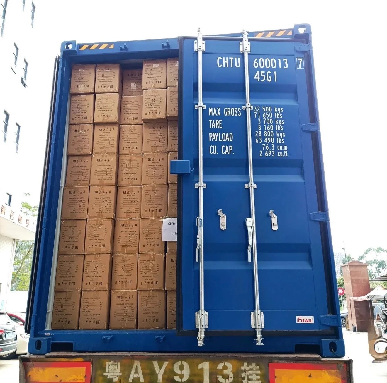 Wholesale liquidation truckloads and export container inventory