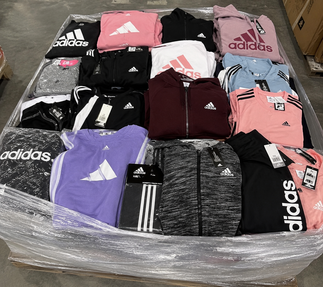 Authentic Adidas women’s clothing wholesale pallet with 400 pieces of mixed apparel