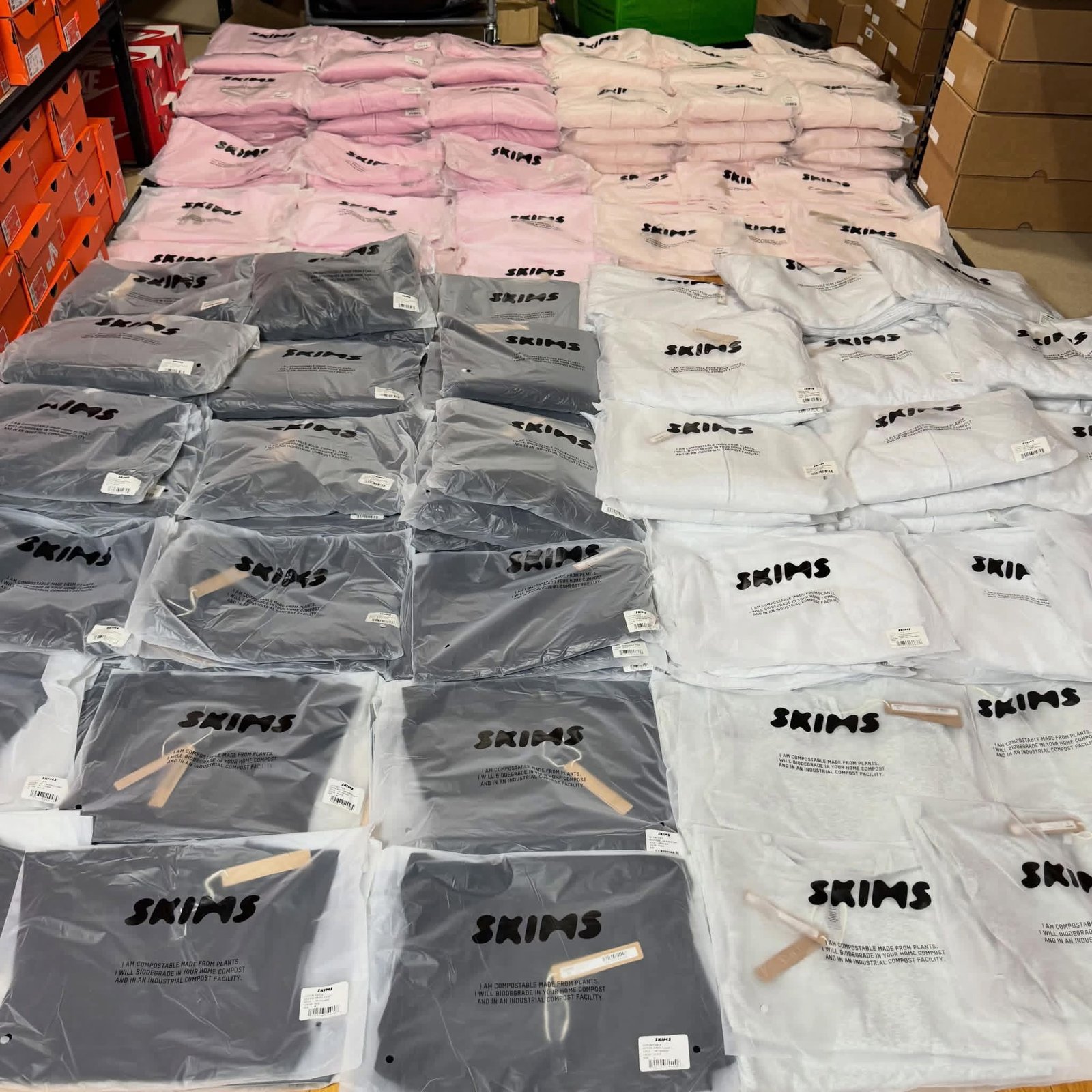 Authentic SKIMS pallet with 300 pieces of mixed clothing