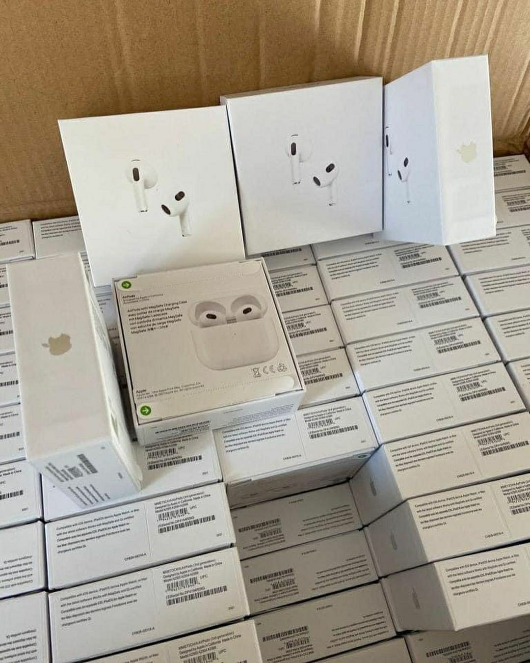 Wholesale AirPods pallet with 80 Apple AirPods units