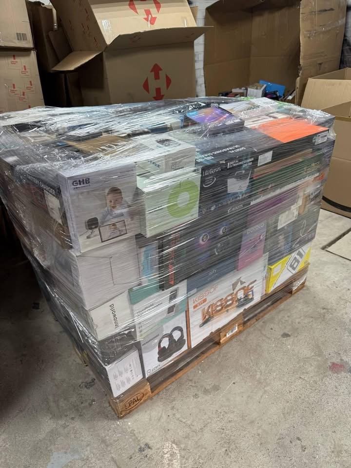 Wholesale electronic accessories liquidation pallet