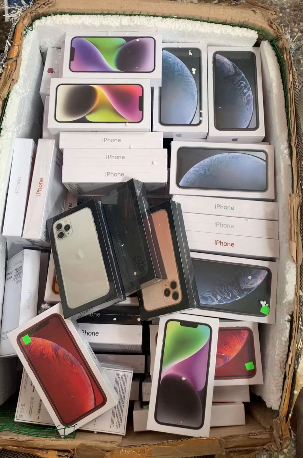 Wholesale Mixed iPhone Pallet