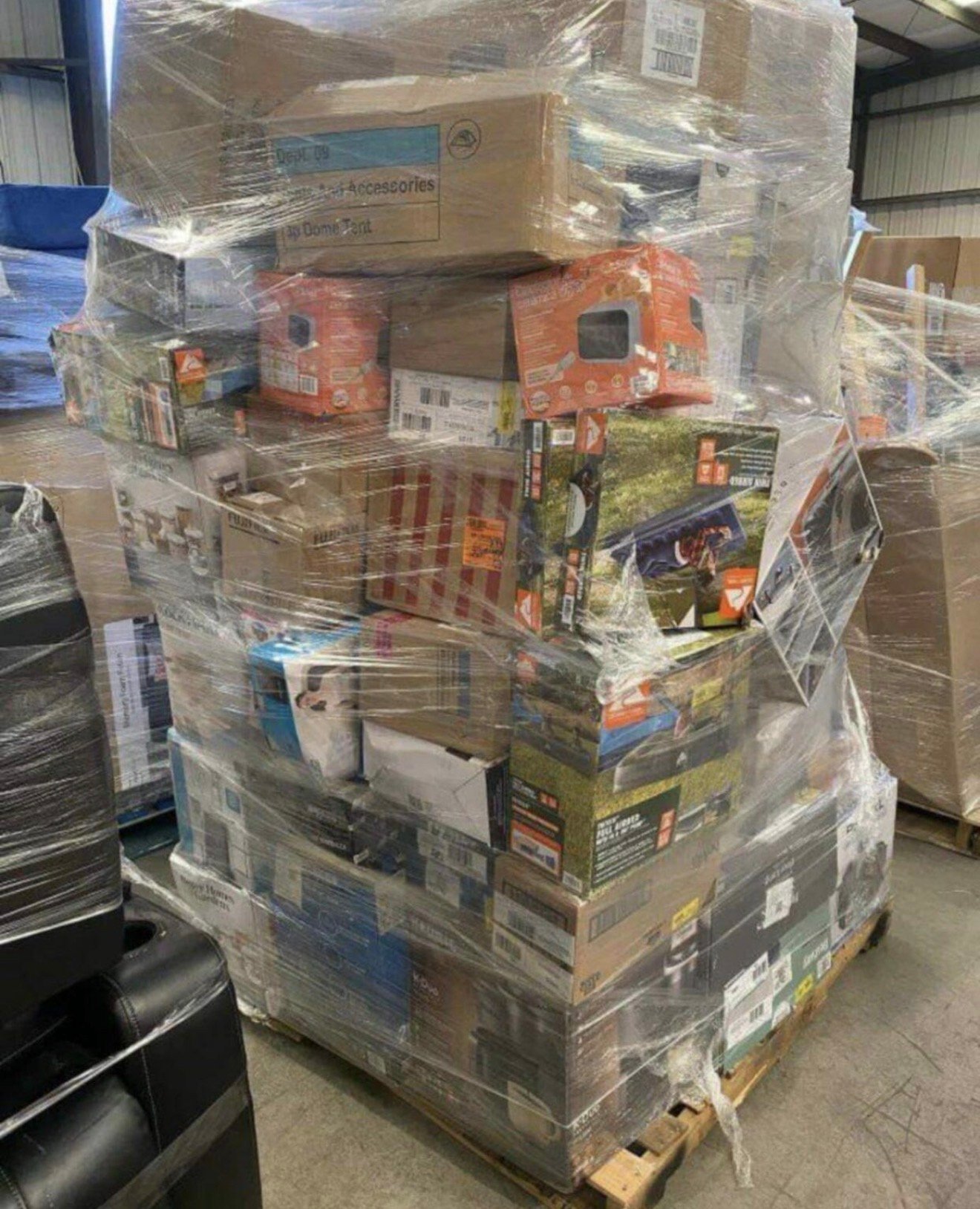 Mixed general merchandise pallet with 100–150 pieces of wholesale liquidation inventory