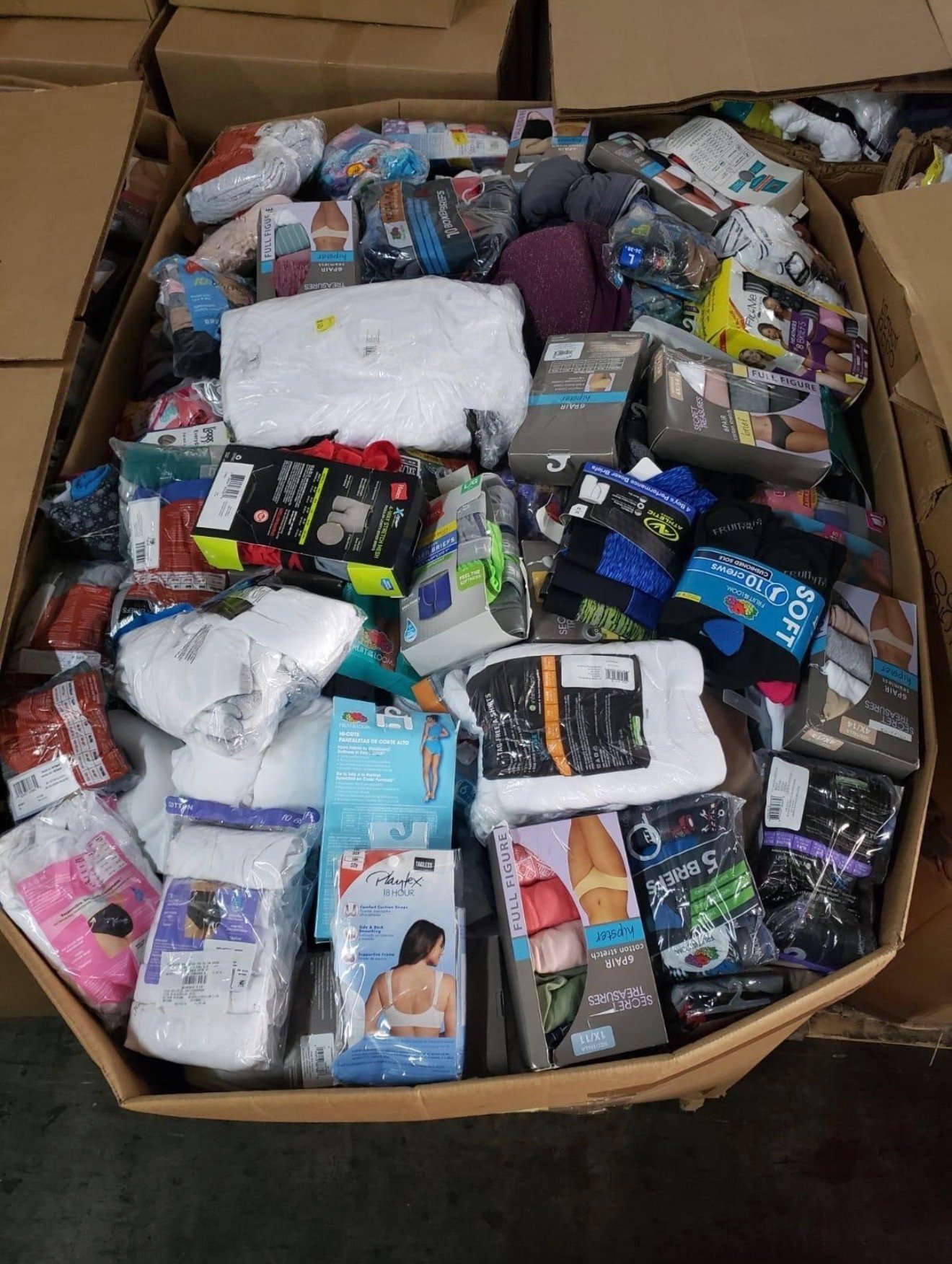 Wholesale bulk accessories pallet with 200–300 pieces of mixed liquidation accessories