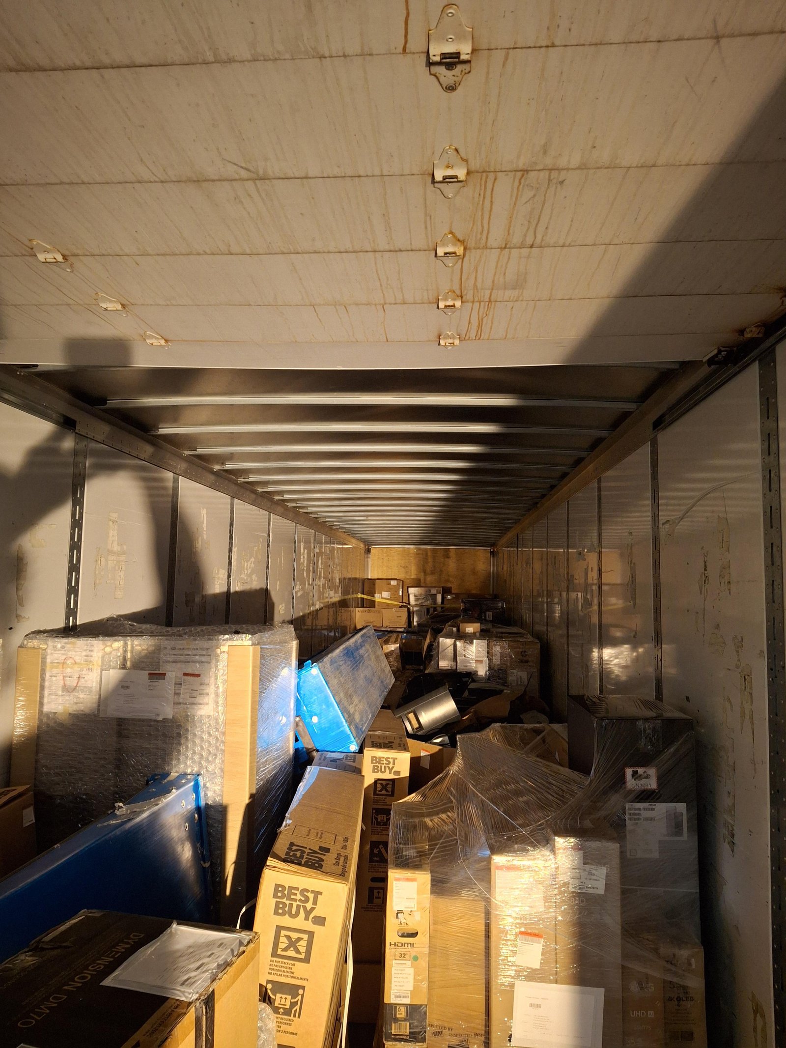 Best Buy electronics liquidation truckload with returns and open-box inventory