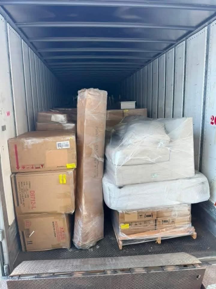 Furniture liquidation truckload with mixed wholesale furniture inventory
